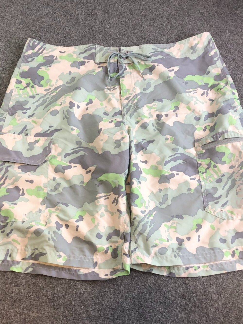 Simms SolarFlex Board Shorts Mens 36 Green Camo Fishing Swim UV Protection
